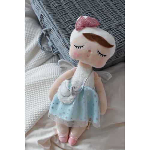 Handrová bábika Metoo Anjelik v šatôčkach s kabelkou - modro/biela